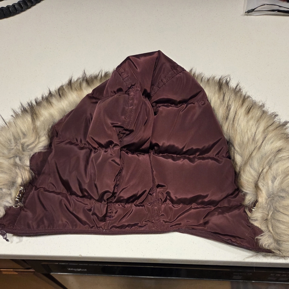 Women's Burgundy Puffer Coat with Faux Fur Hood - Picture 5 of 7